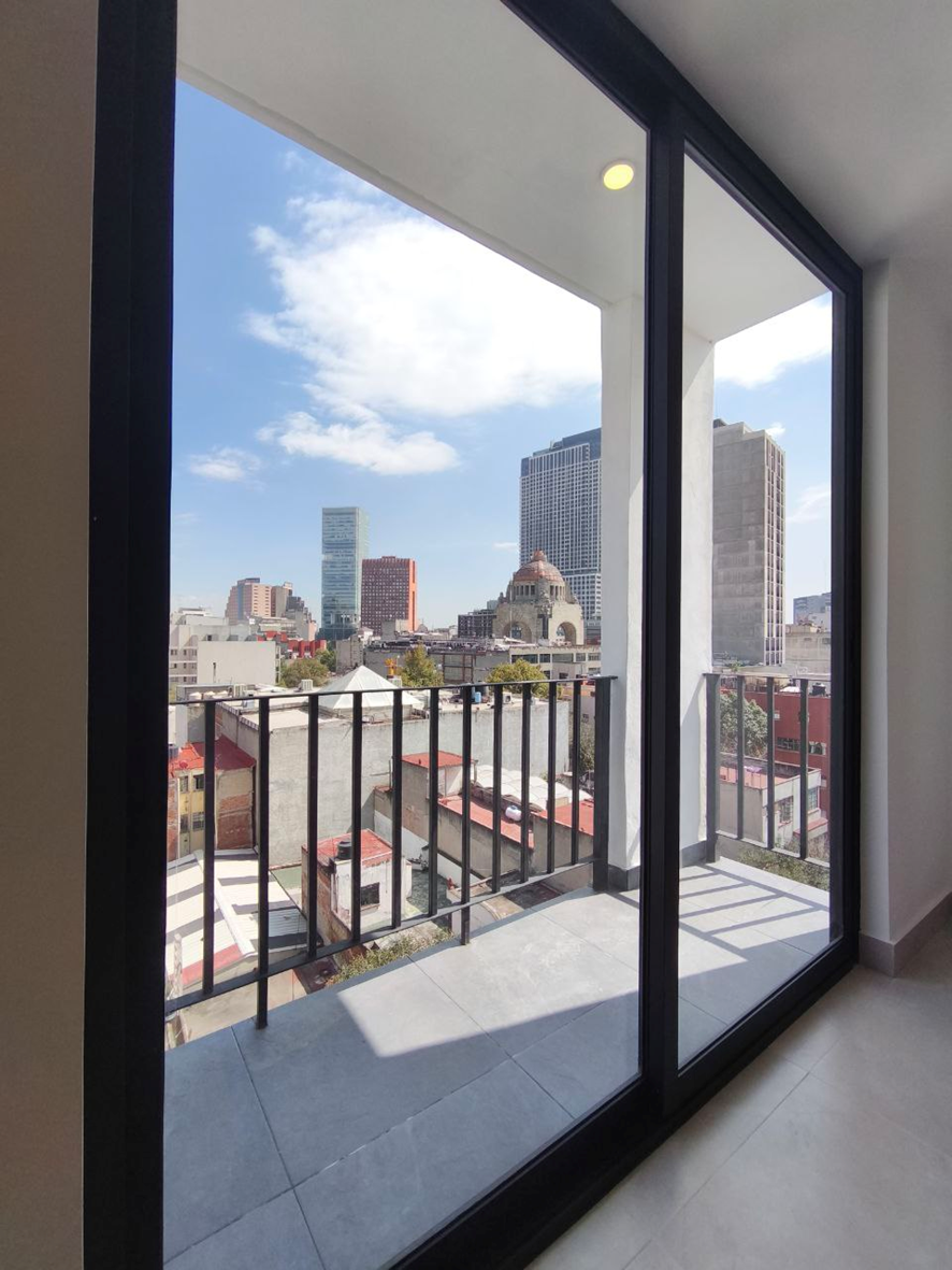 Balcón con vista urbana